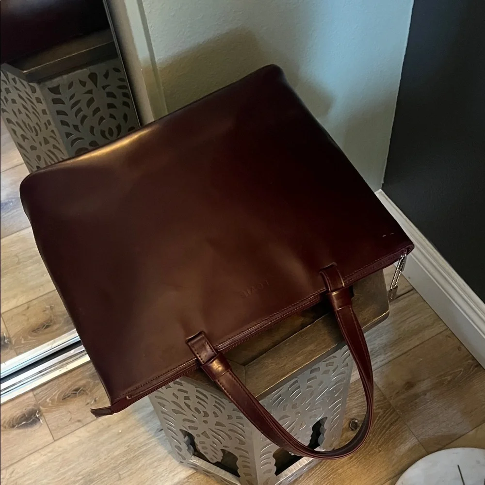 🛑 1 hour sale. Lovie Paris, burgubdy Leather Tote Bag (a Nine West upscale co) - Picture 8 of 8